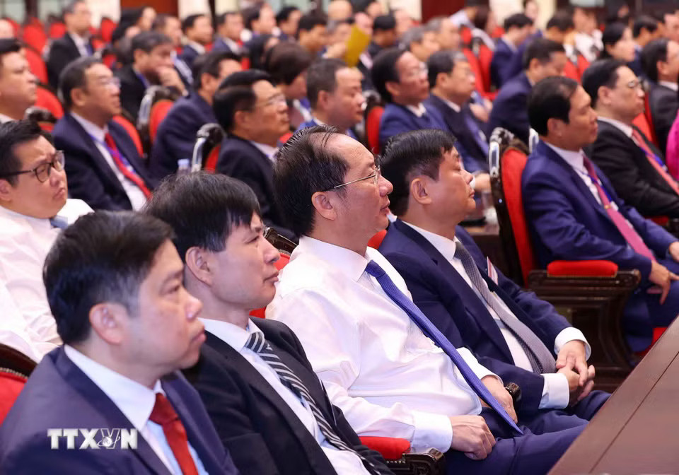 oc-to-lam-du-le-khai-mac-chuong-trinh-boi-duong-cap-nhat-kien-thuc-doi-voi-uy-vien-ban-chap-hanh-trung-uong-dang-12.jpg