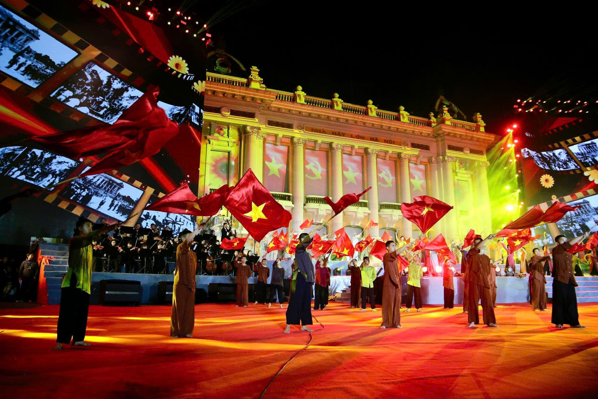 quang-truong-cach-mang-thang-tam.jpg