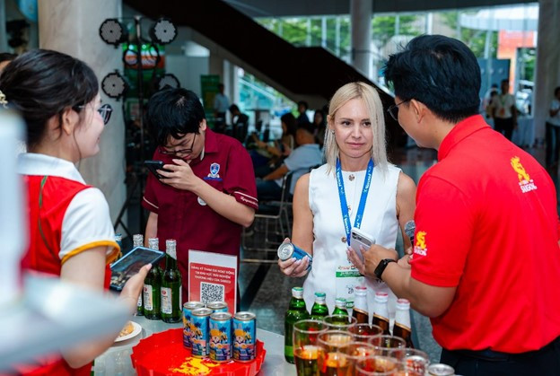 picture-gian-hang-trung-bay-san-pham-cua-sabeco-tai-trien-lam-quoc-te-vietfood-beverage-propack-vietnam-2026-thu-hut-nhieu-khach-tham-quan.-anh-btc.jpg