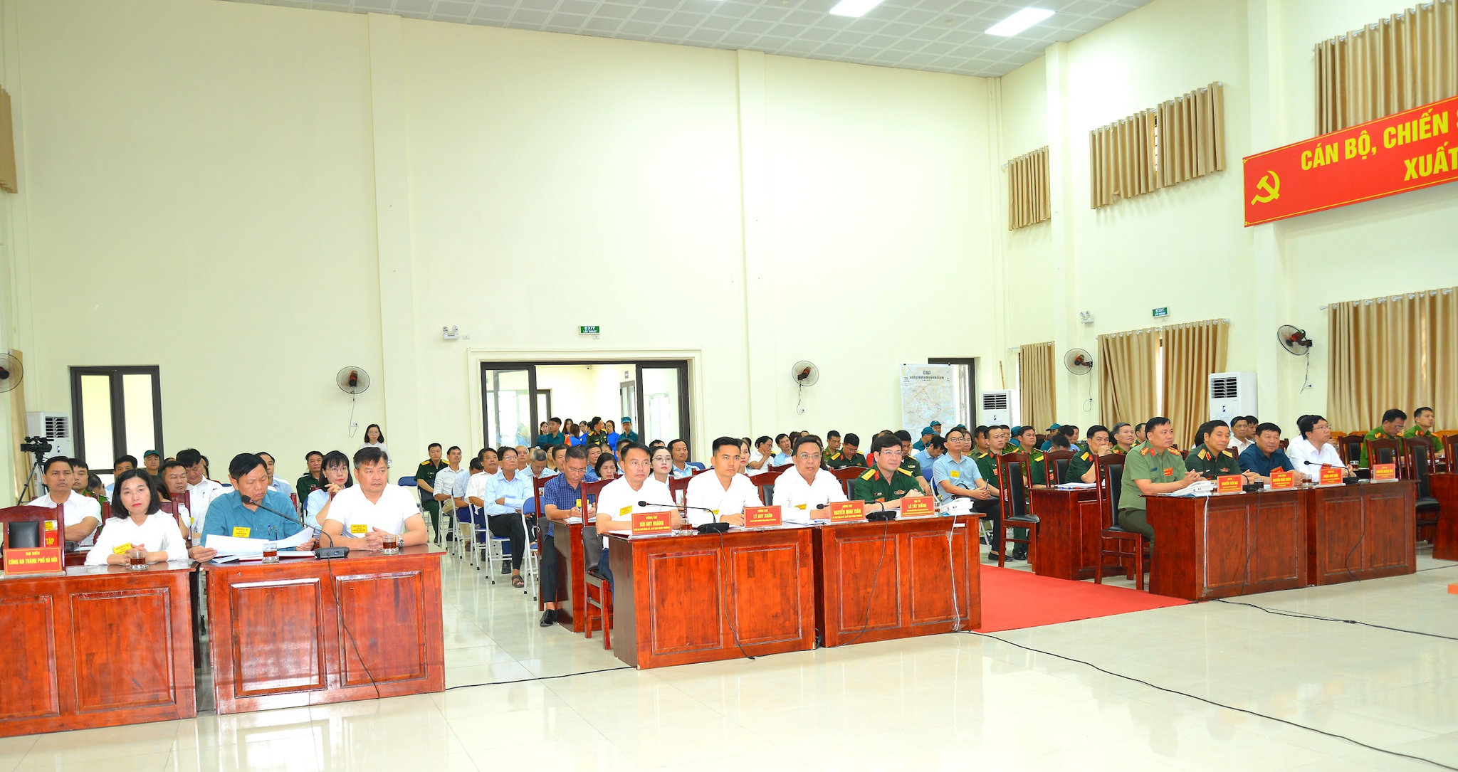 anh-3-cac-dai-bieu-tham-du.jpg