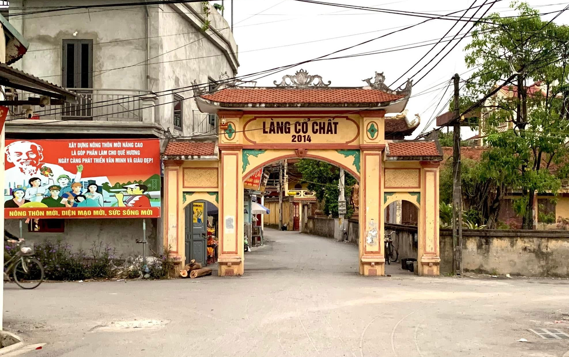 Cổng làng Cổ Chất, xã Thượng Phúc. Ảnh: Diệu Hương