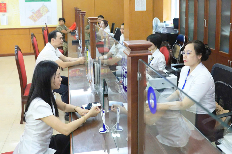 6-chinh-sach.jpg
