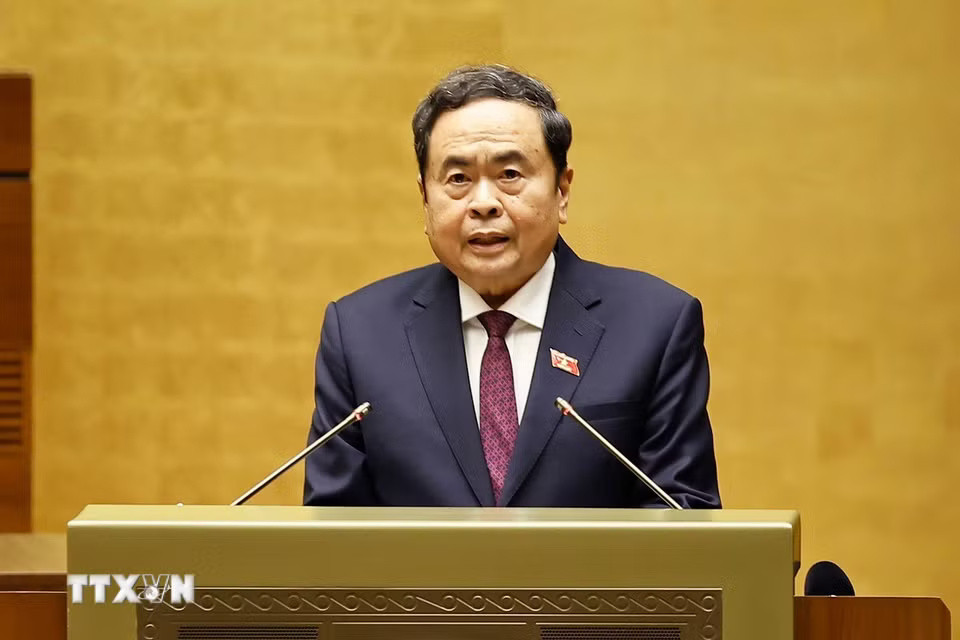 zhss5nzuadpaxv-clmgn3lhl5agzvo-_ttxvn-chu-tich-quoc-hoi-du-le-cong-bo-thanh-lap-to-chuc-nghi-si-huu-nghi-viet-nam-1.jpg