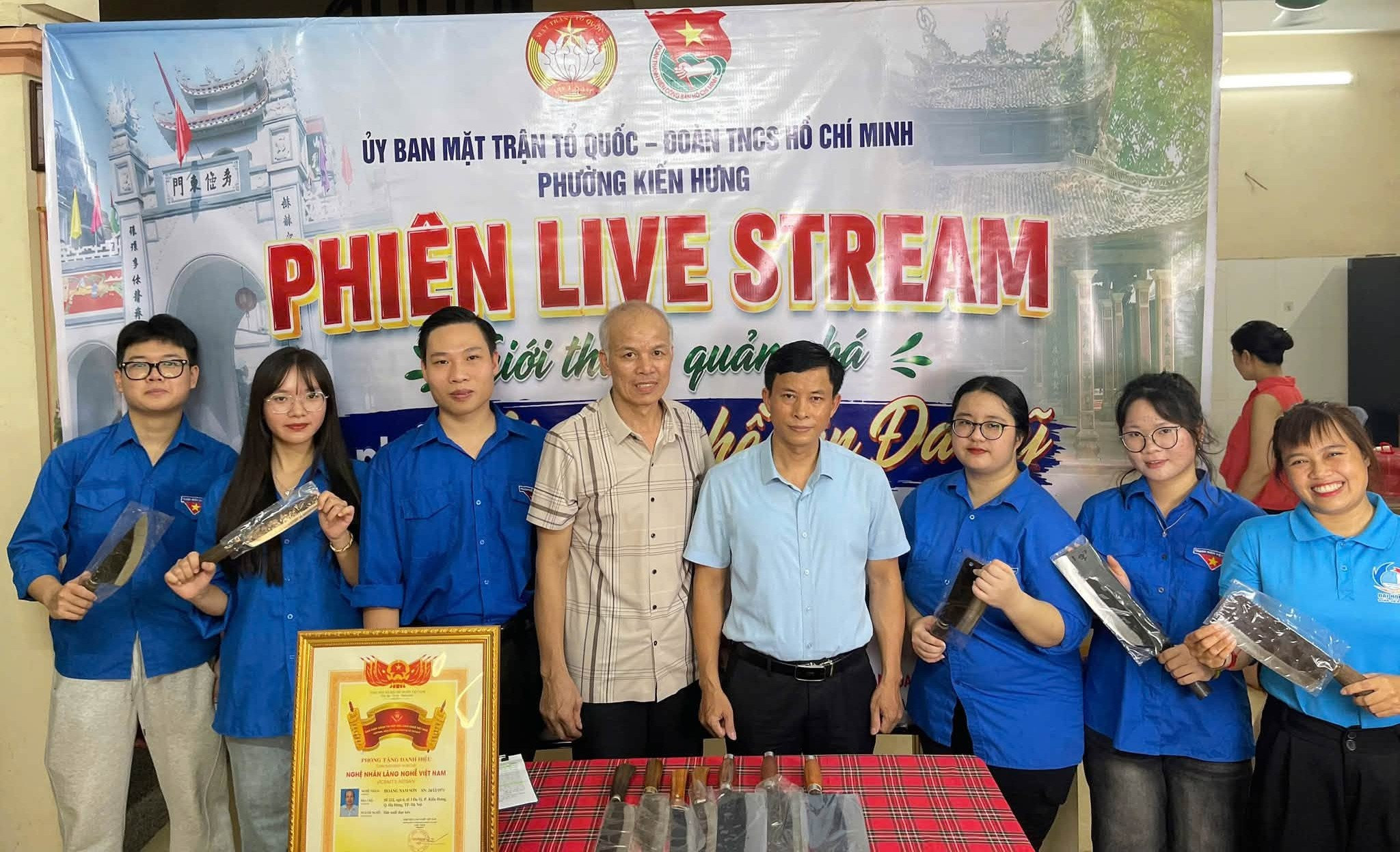lang-nghe2(1).jpg