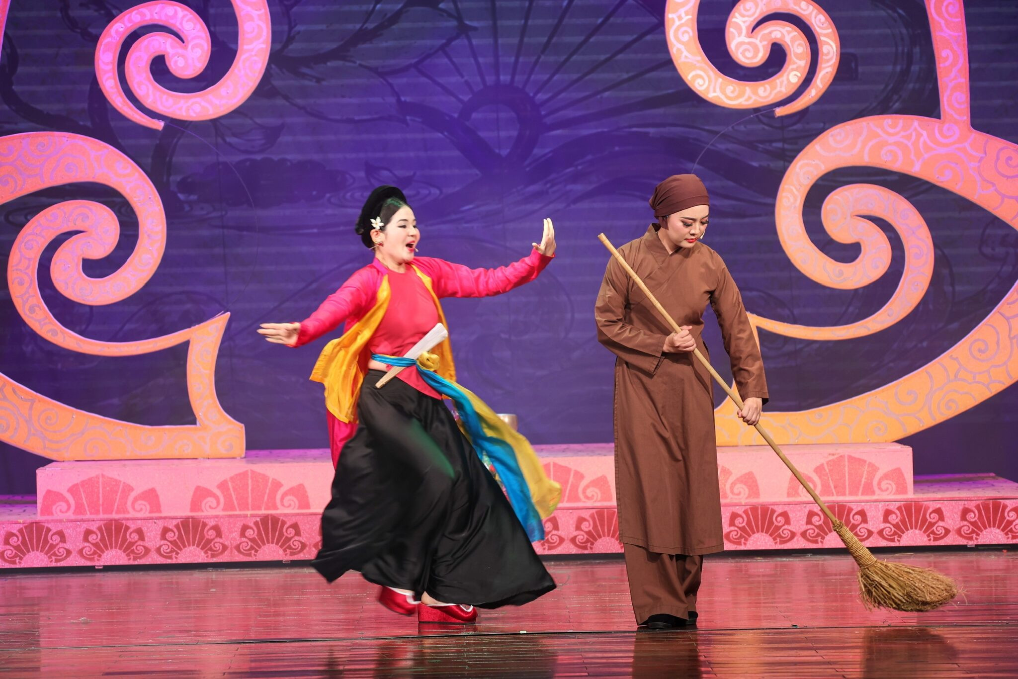 chuong-trinh-chats-luong-cao-net-duyen-cheo-ha-noi.jpg