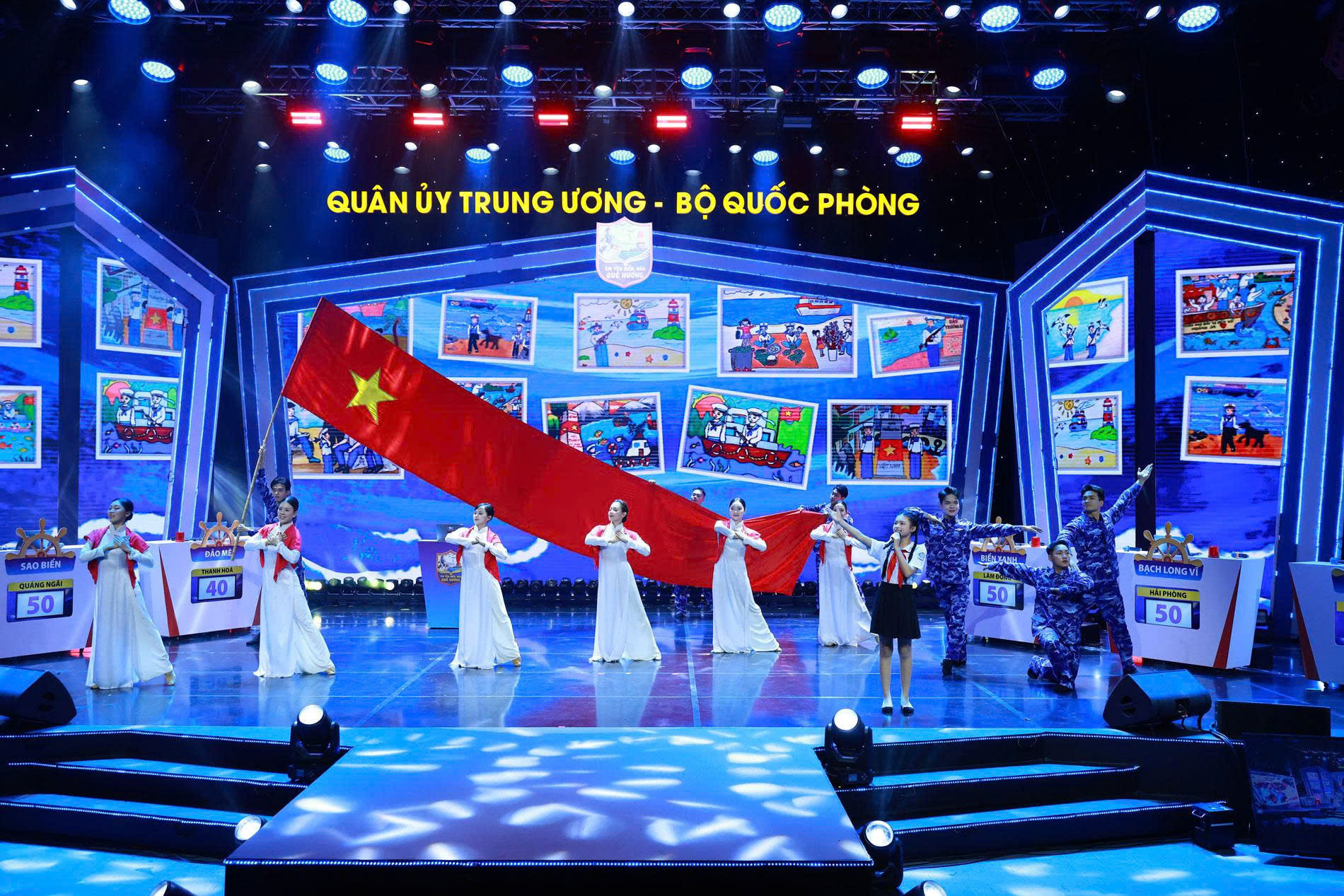 2208-em-yeu-bien-dao-2.jpg