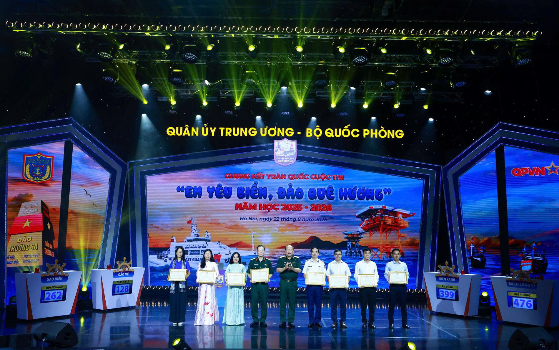 2208-em-yeu-bien-dao-5.jpg