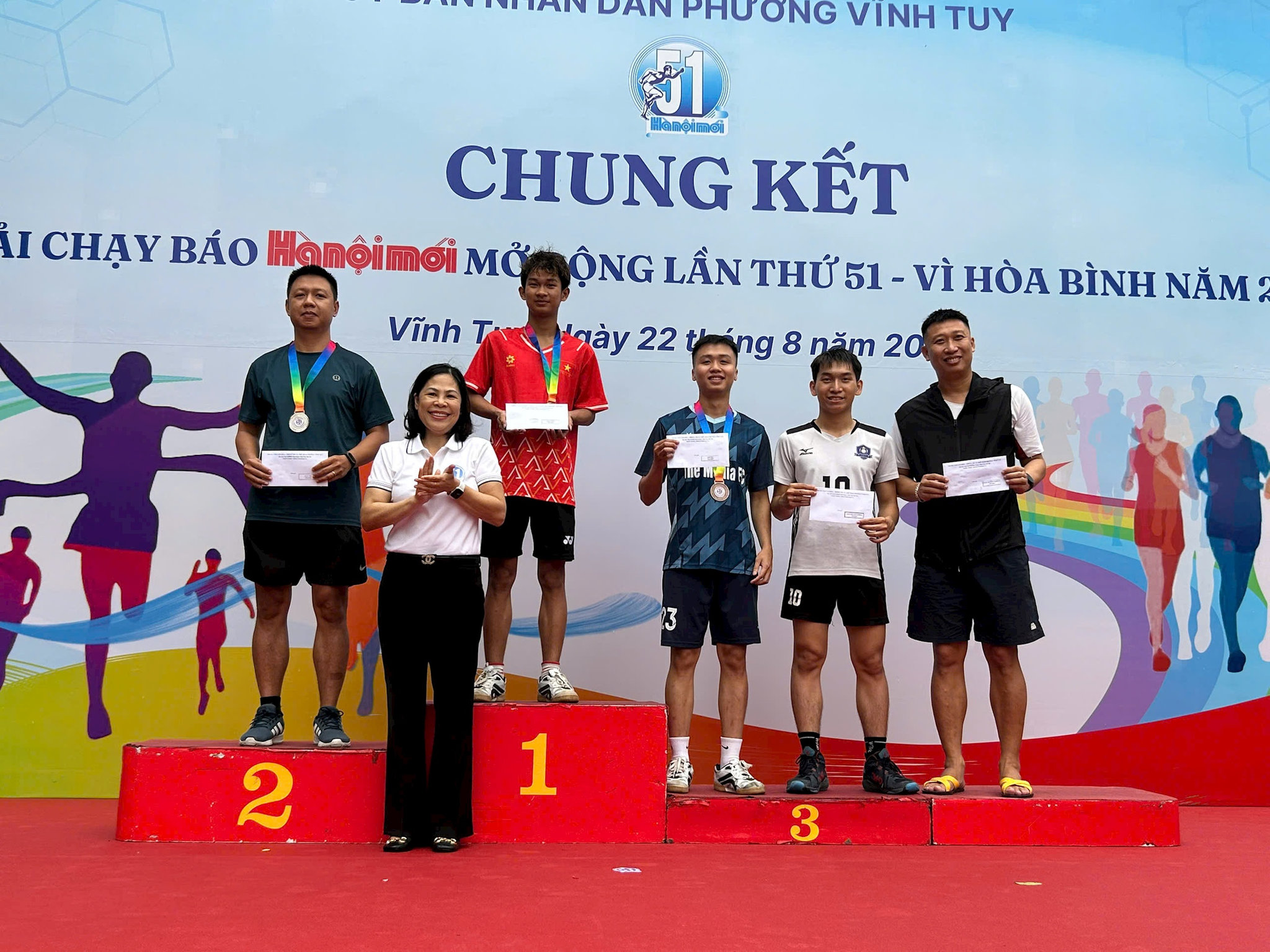 chay-phuong-vinh-tuy-1.jpg