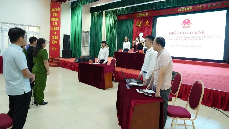 gia-dinh3(1).jpeg