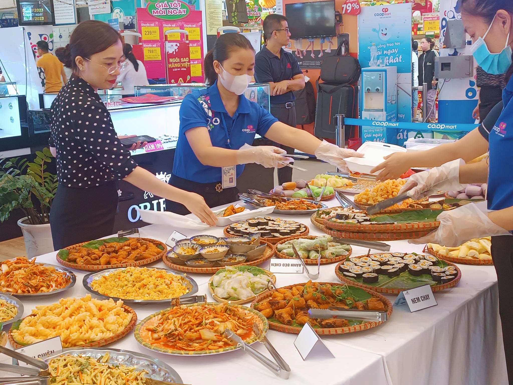 Thị trường thực phẩm mùa lễ Vu lan: Sức mua tăng mạnh, giá ổn định