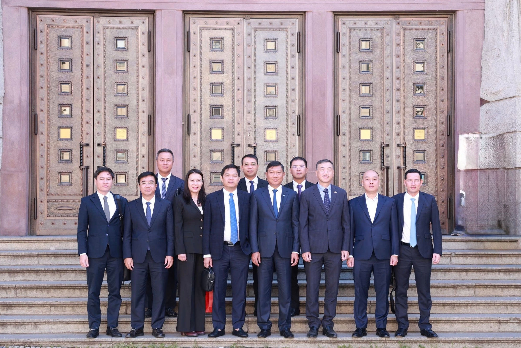 605cd1584be4caba93f5.jpg