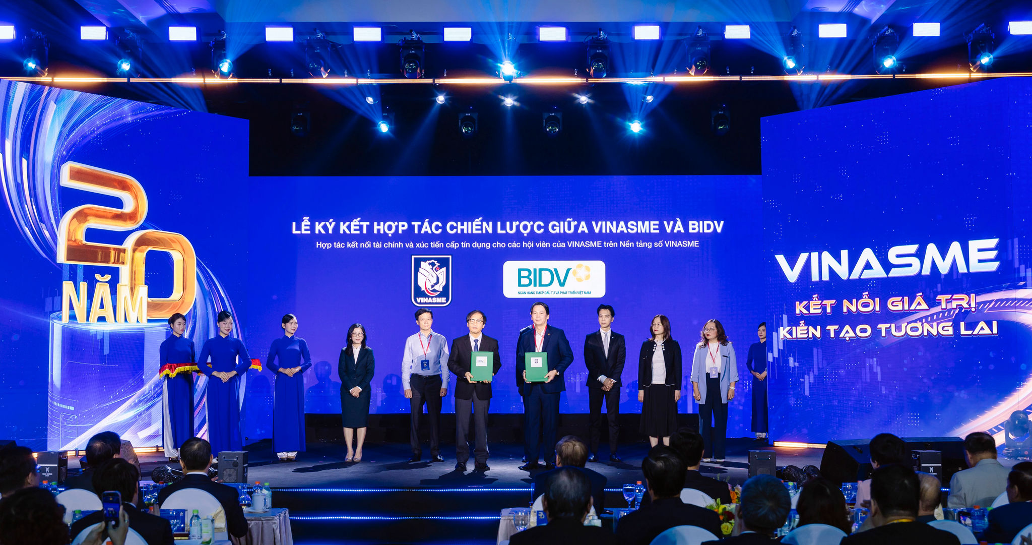 27-8-bidv.jpg