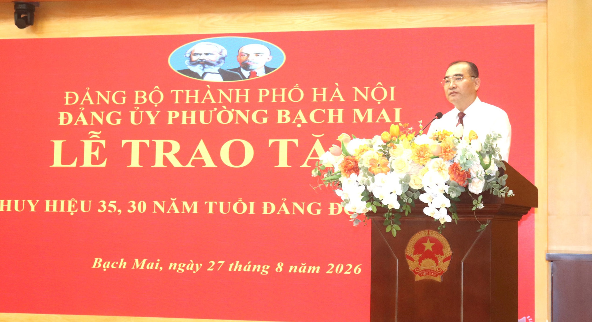 Phó Bí thư Thường trực Đảng ủy phường Bạch Mai Nguyễn Ngọc Phương phát biểu. Ảnh: PV