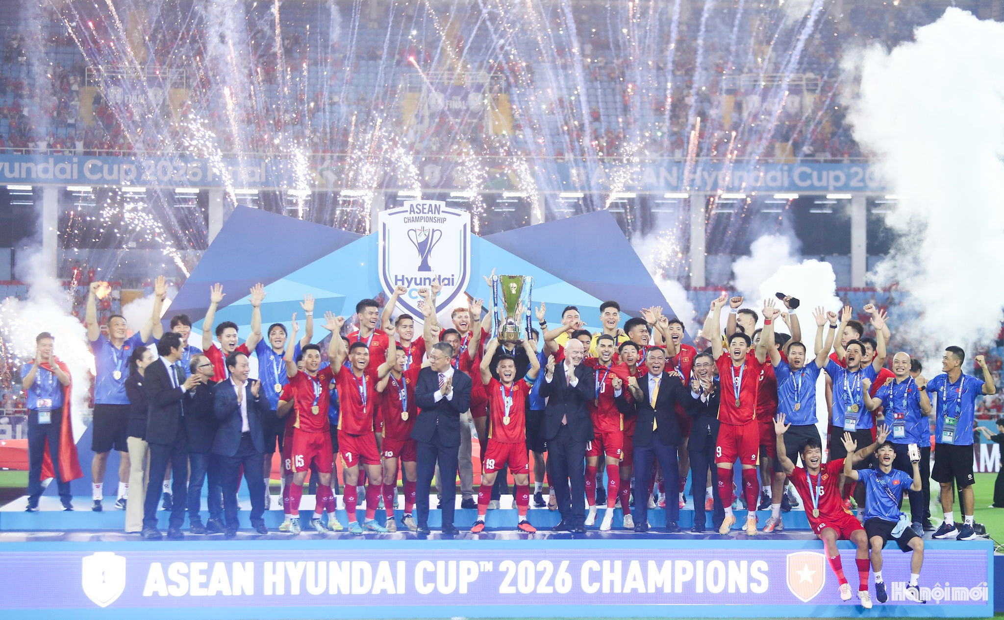 27-tuyen-vn.jpg