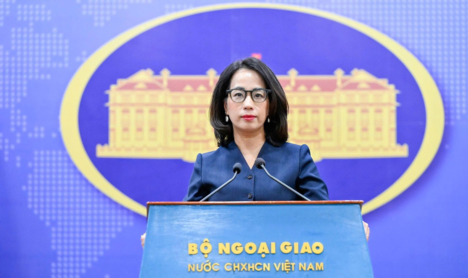nfn-bng-pham-thu-hang.2.jpg