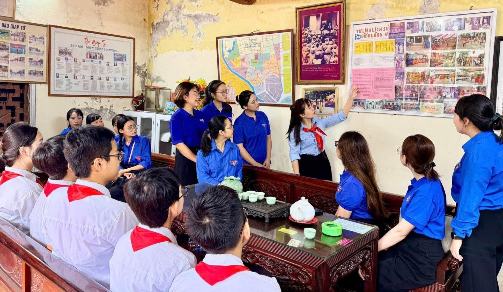 hanh-trinh-ve-voi-cac-dia-chi-do-tim-hieu-truyen-thong-lich-su-van-hoa-que-huong-cua-doan-thanh-nien-truong-trung-hoc-co-so-thinh-liet-phuong-hoang-mai-.-anh-thanh-nien.jpg