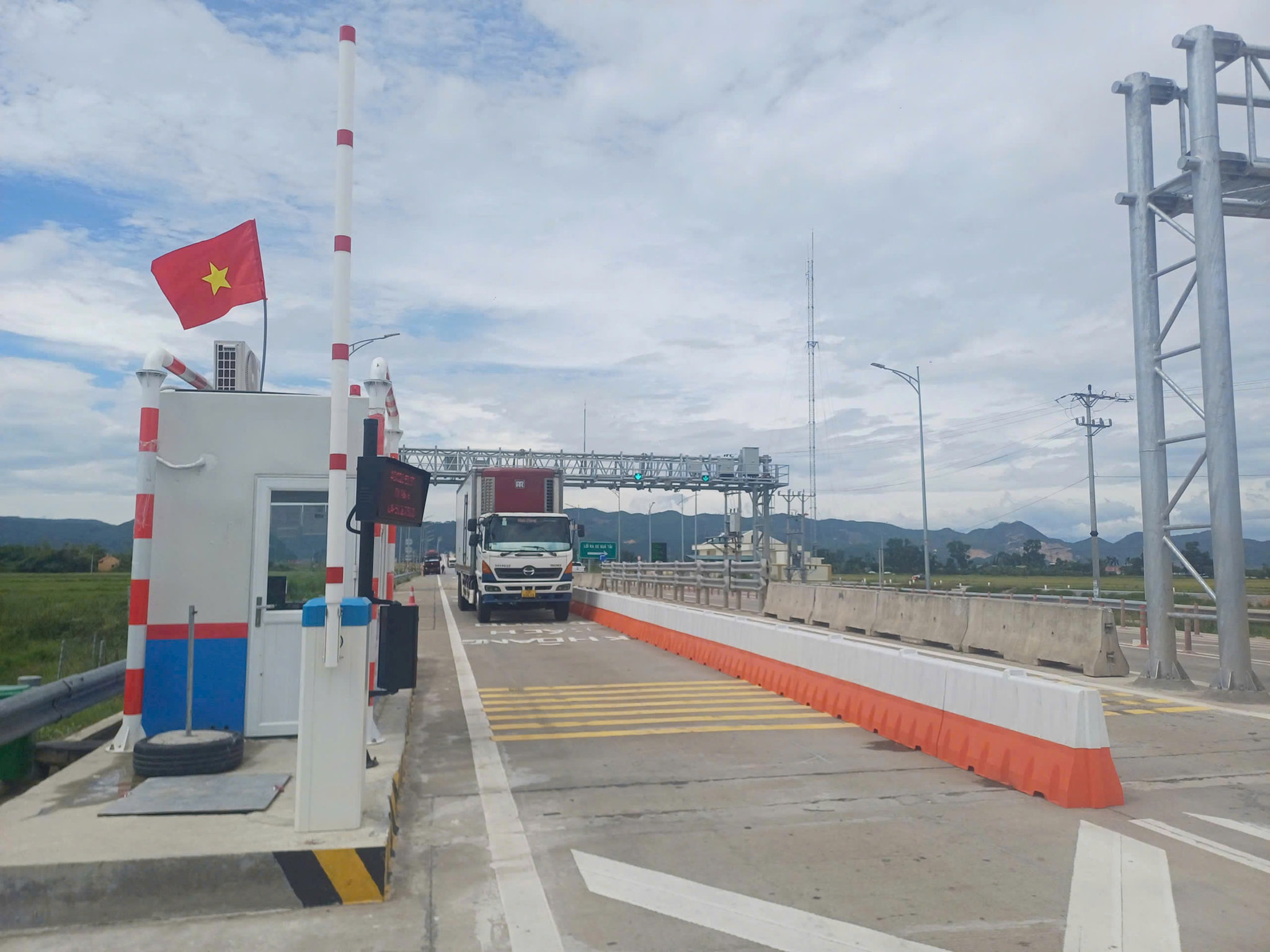 tram-thu-phi-cao-toc.jpg