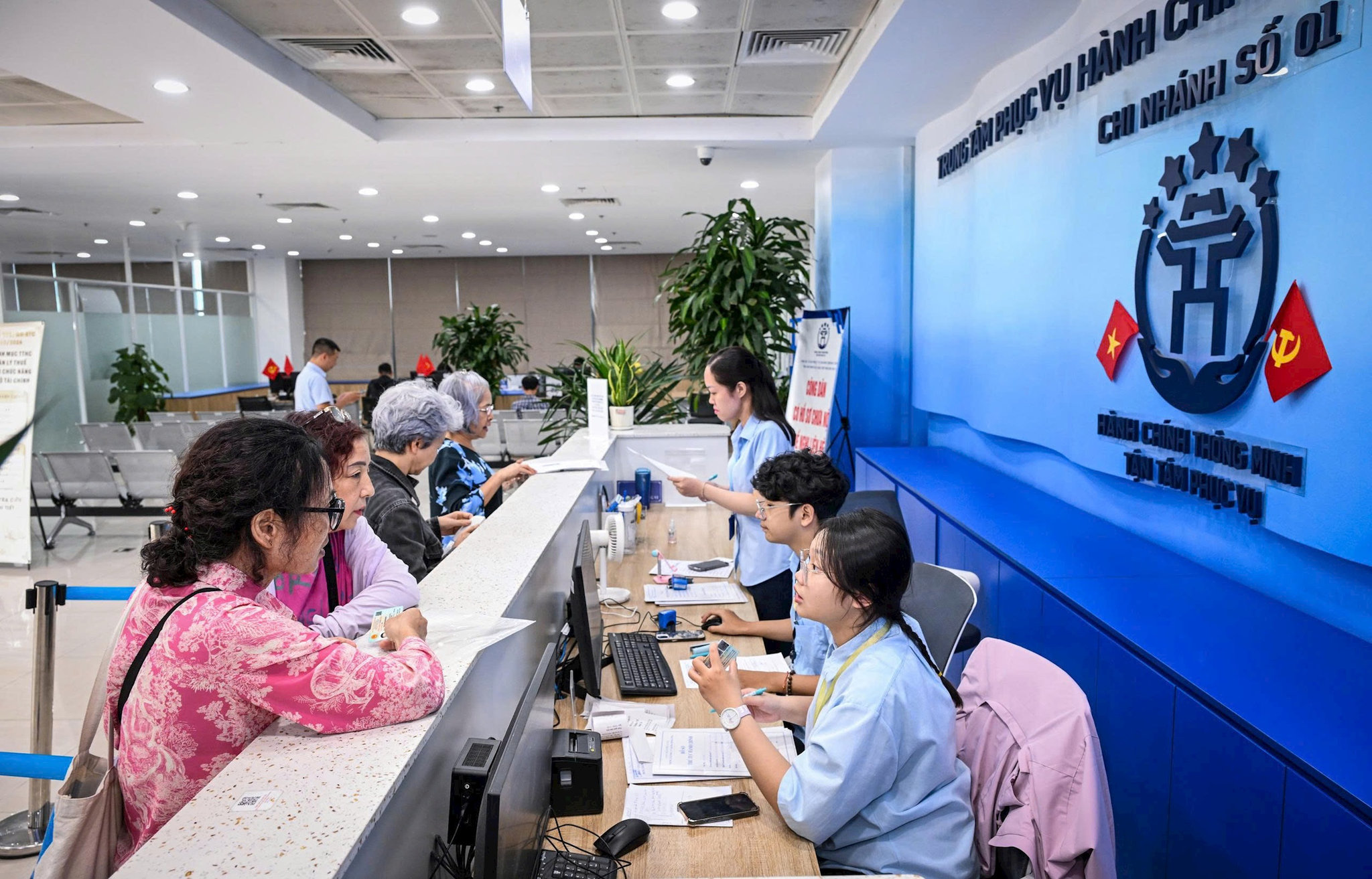 hanh-chinh-cong-31-8-2.jpg