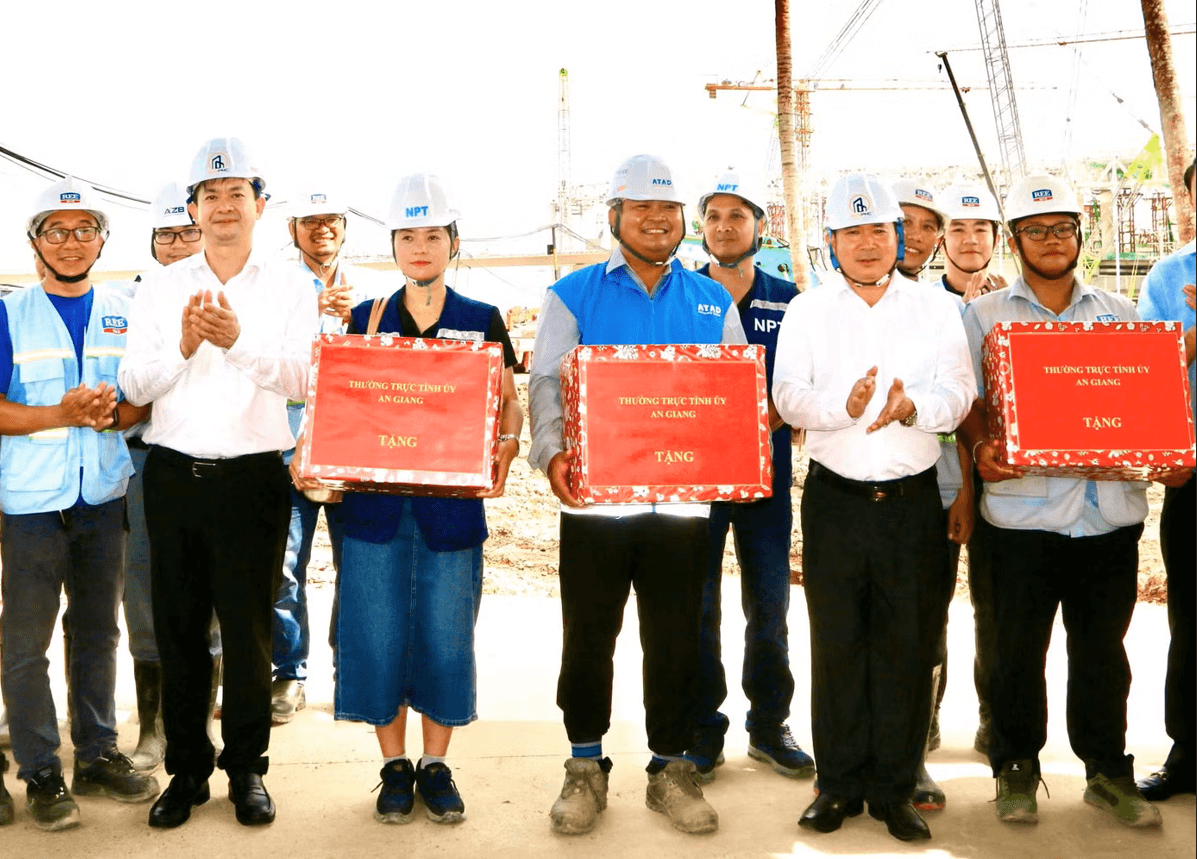 2.cong-truong-apec-ok.png