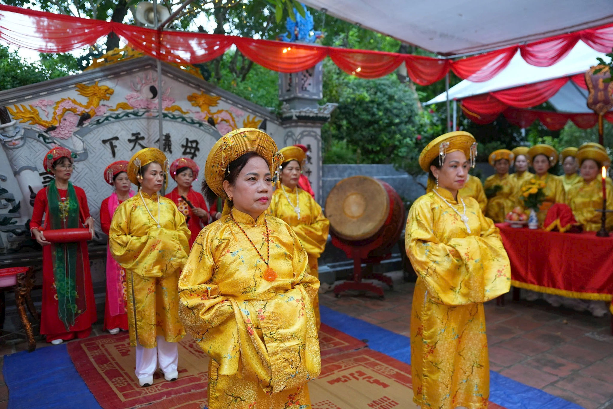 Nghi thức tế lễ truyền thống. Ảnh: H.A