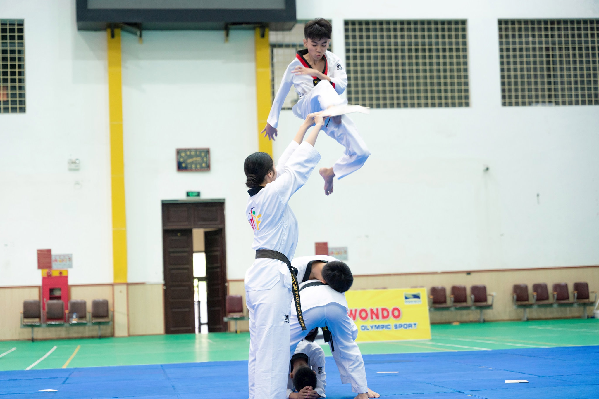 Tiết mục biểu diễn xuất sắc của các võ sinh tại chương trình. Ảnh: Hưng Sơn