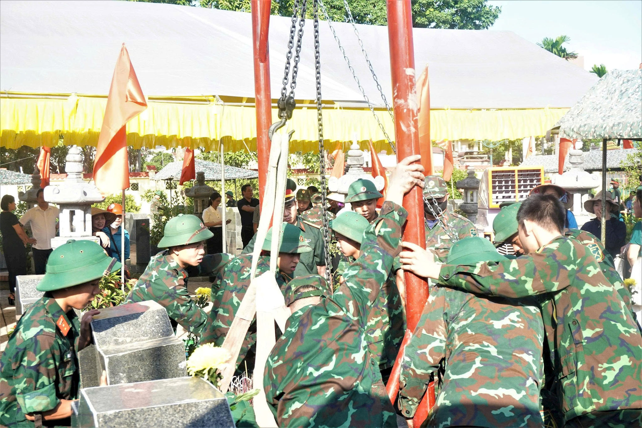 xuan-mai-can-trong-cat-boc.jpg