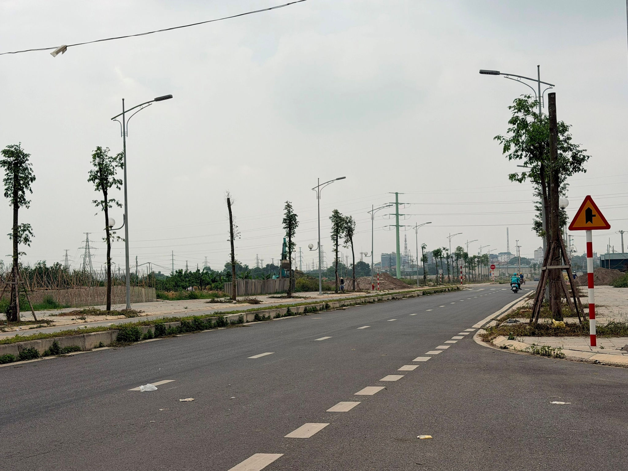 Các tuyến đường đang được triển khai kết nối các khu nhà ở xã hội tại Phúc Thịnh.