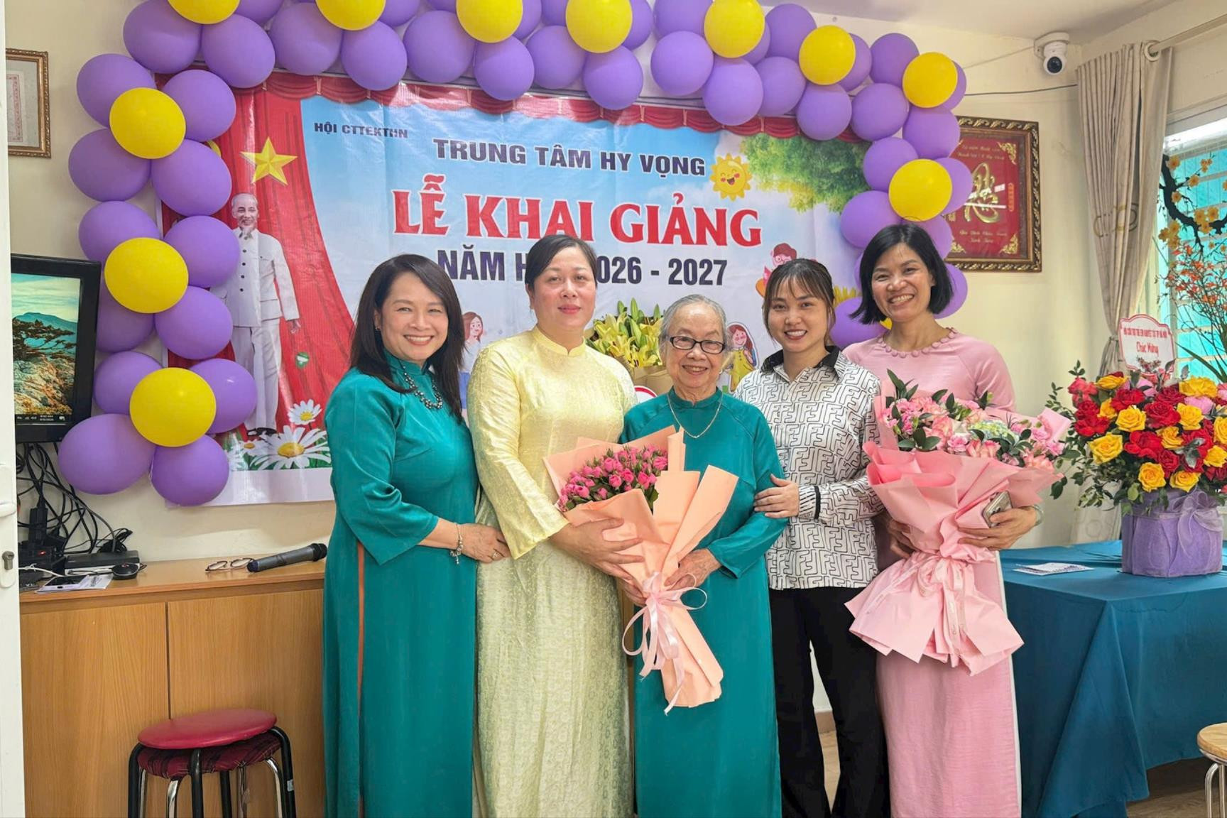 hy-vong-cac-the-he-chuc-mung-ba-nga.jpg