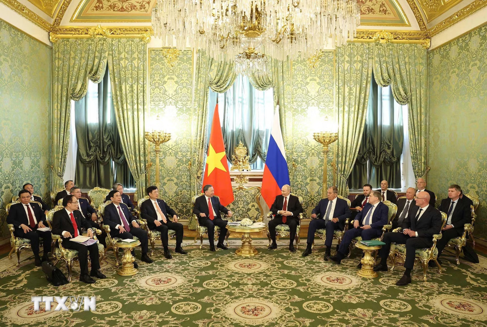 tbznplpufrnr800-_ttxvn-tong-bi-thu-chu-tich-nuoc-to-lam-hoi-dam-voi-tong-thong-lien-bang-nga-vladimir-putin-9014050.jpg