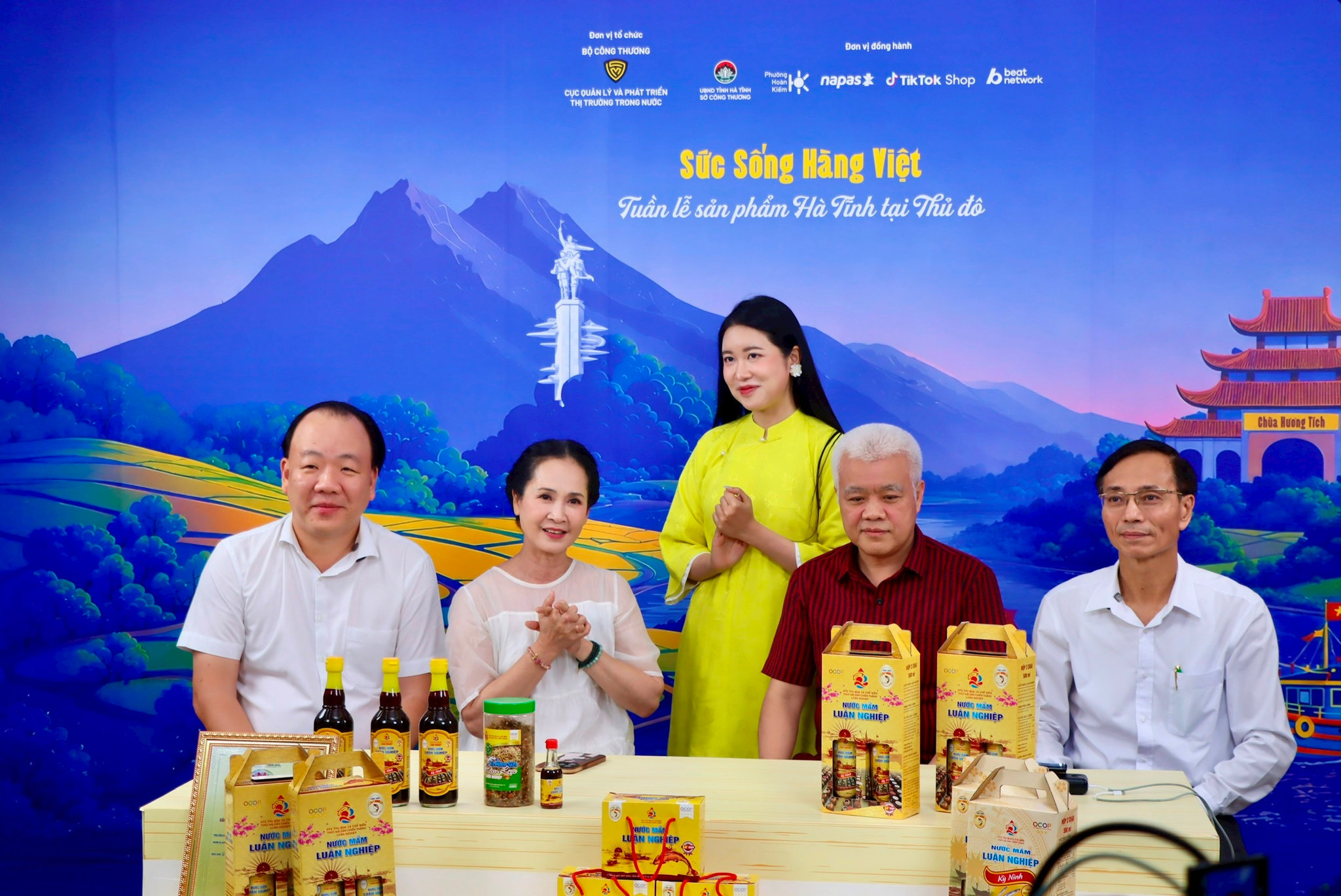 livestream-hang-viet.jpg