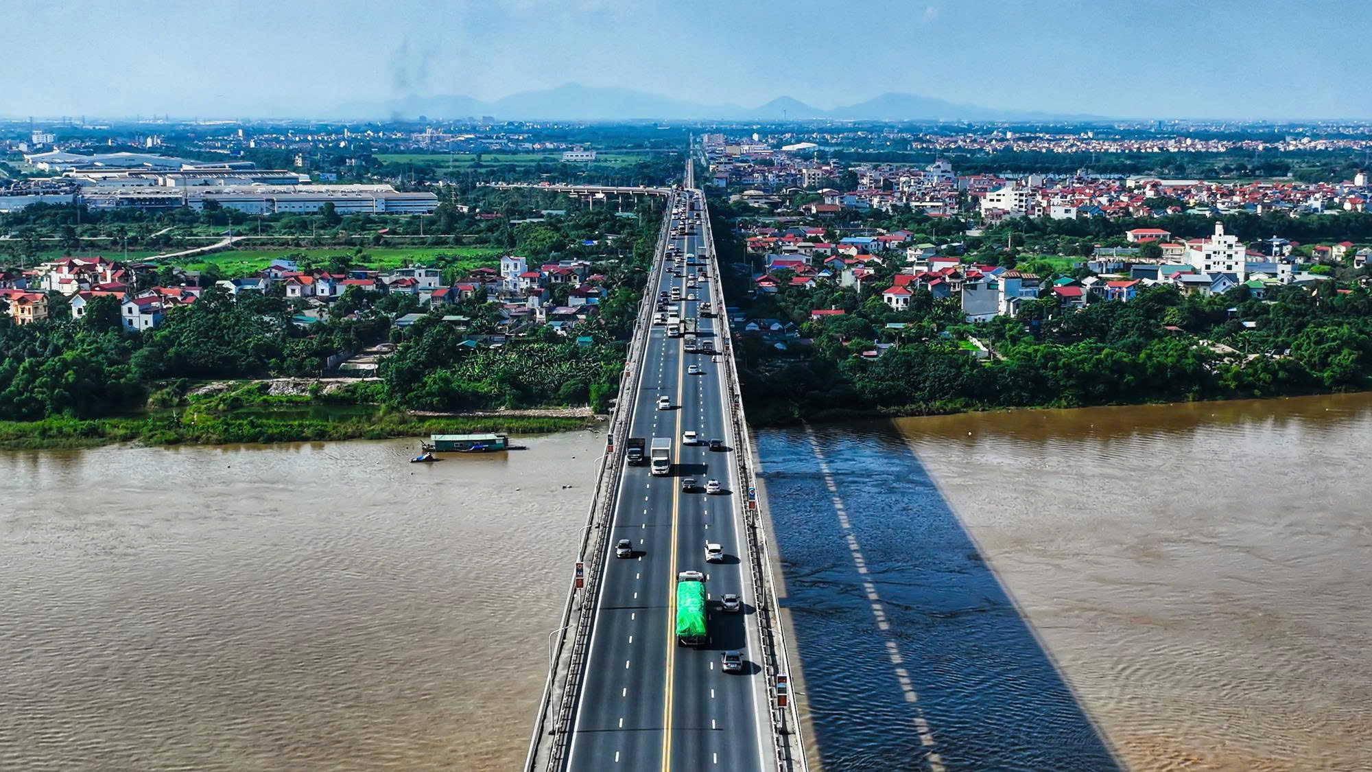 cau-thang-long-anh-tung-lam.jpg