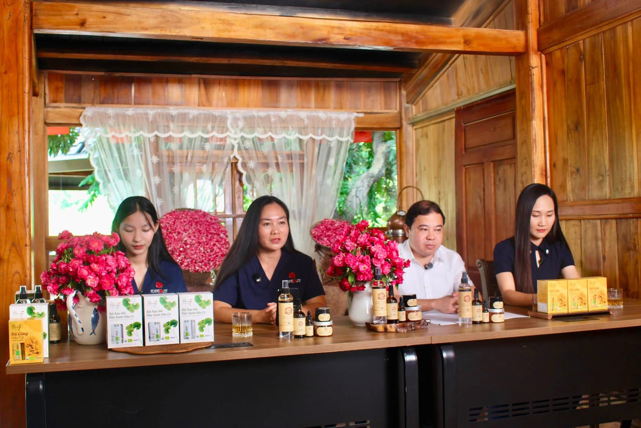 chuong-trinh-khuyen-mai-duoc-quang-ba-rong-rai-tai-phien-livestream-thu-4-cua-xa-xuan-mai.-anh-pv.jpeg