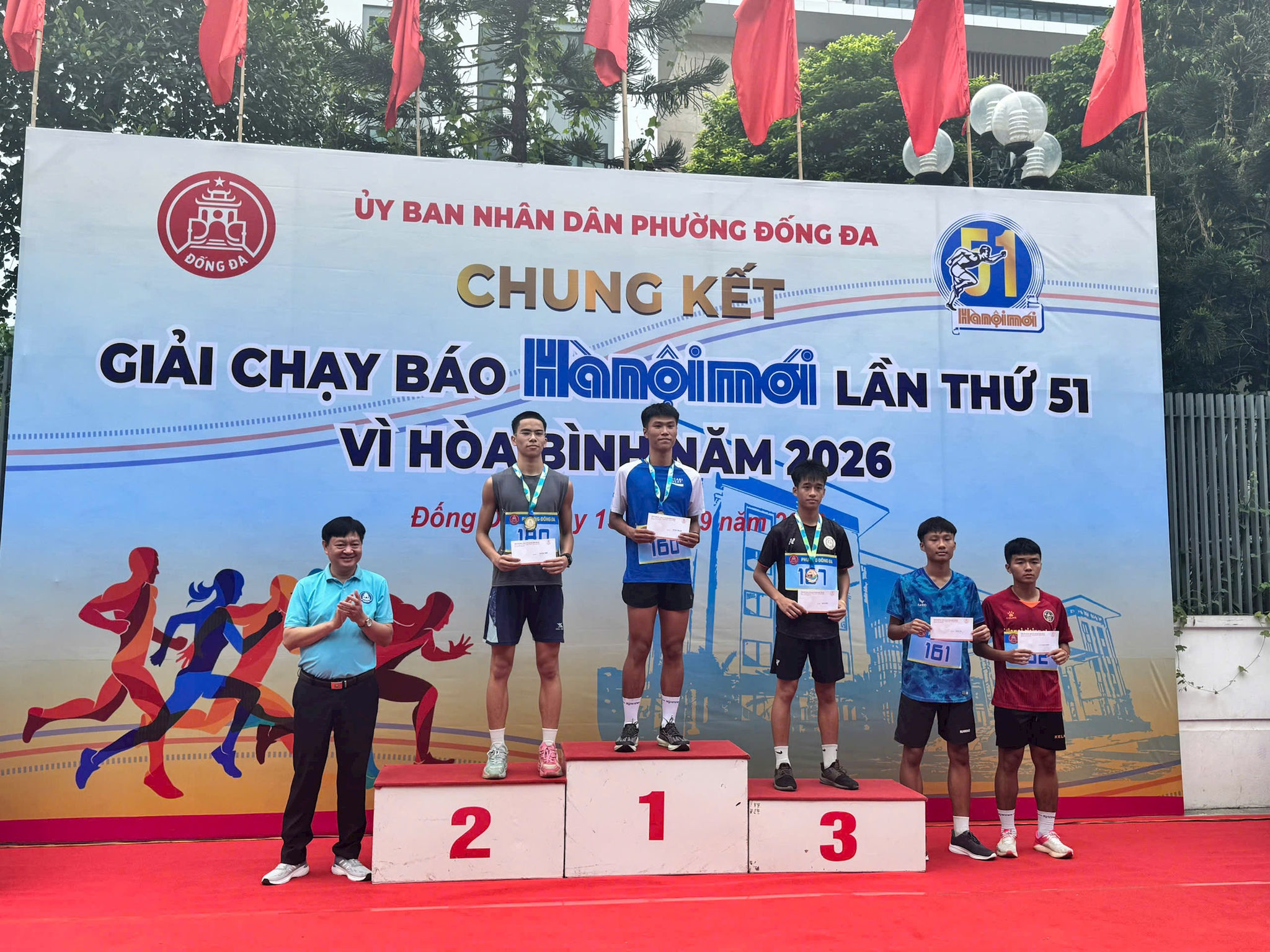 13-trao-giai-nam-thpt.jpg