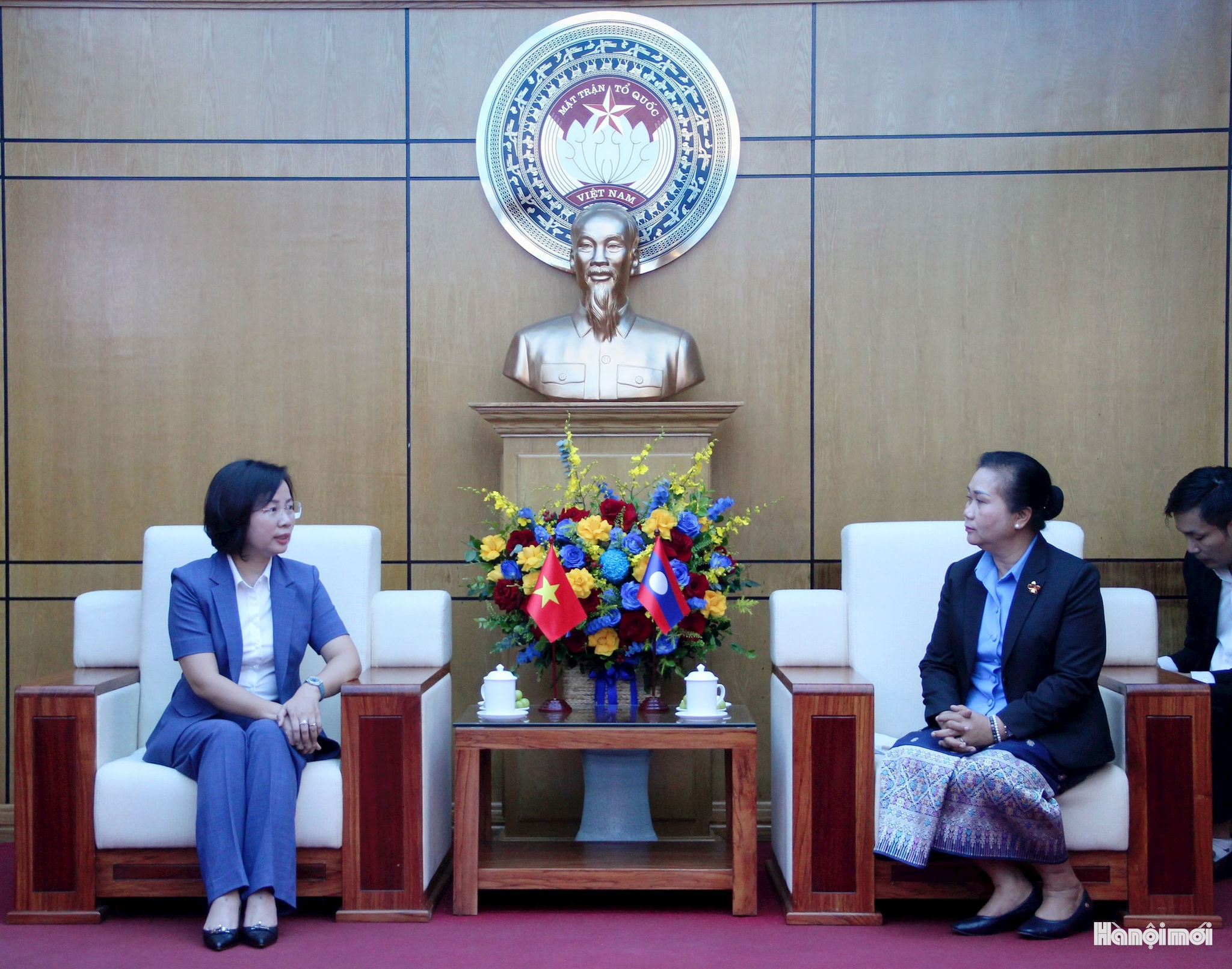 W_lao1233.jpg