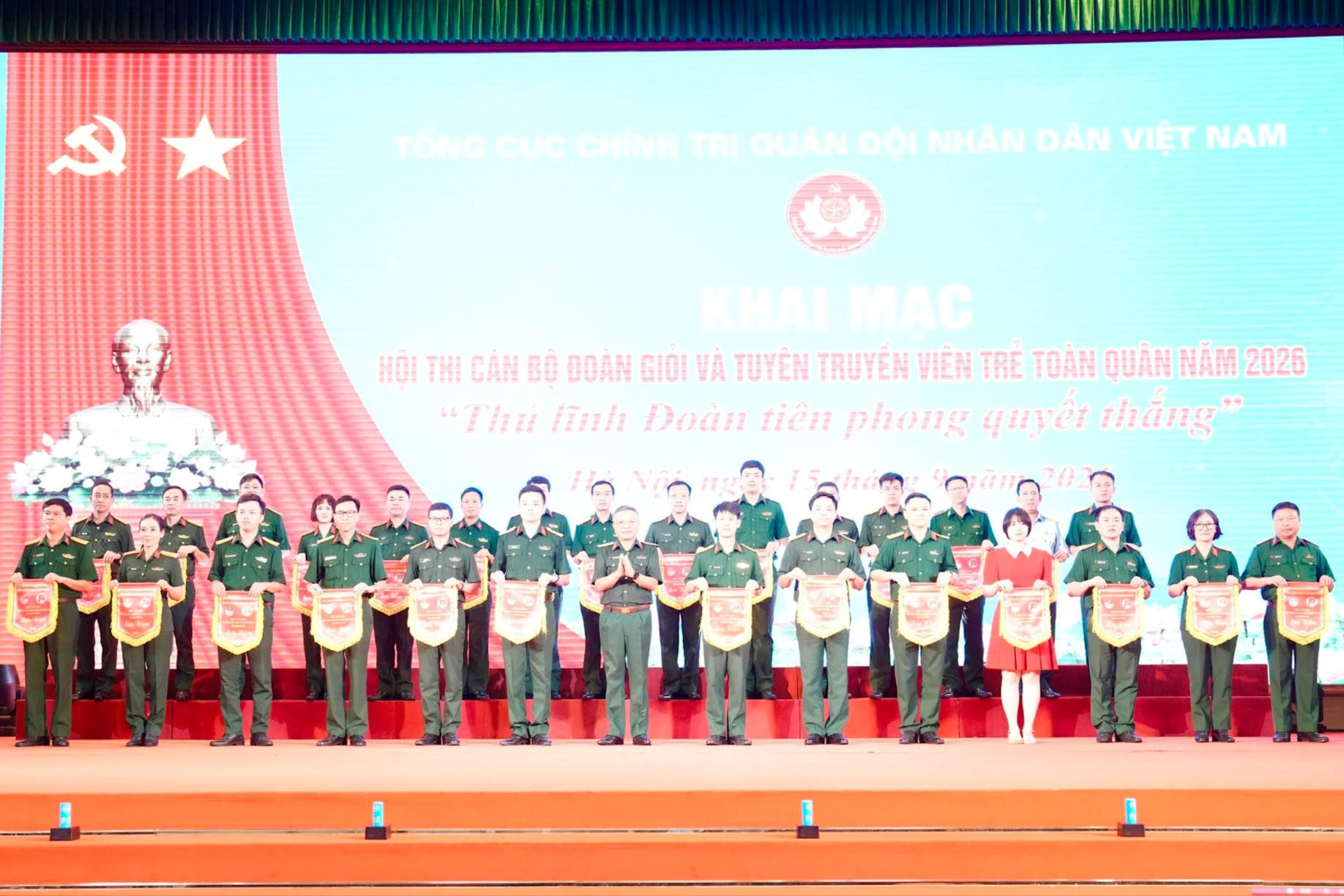 Khai mạc Hội thi cán bộ Đoàn giỏi và Tuyên truyền viên trẻ toàn quân