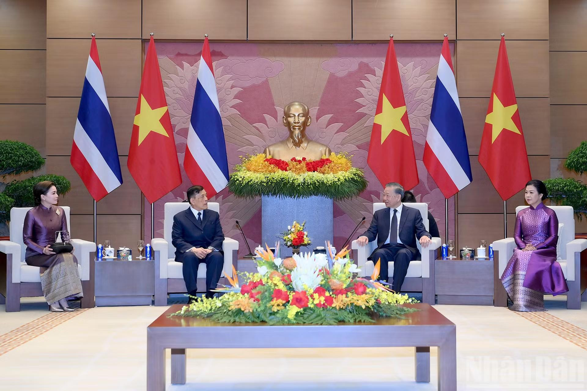 Nhà vua Thái Lan đánh giá cao những bước tiến của Việt Nam trong phát triển đất nước