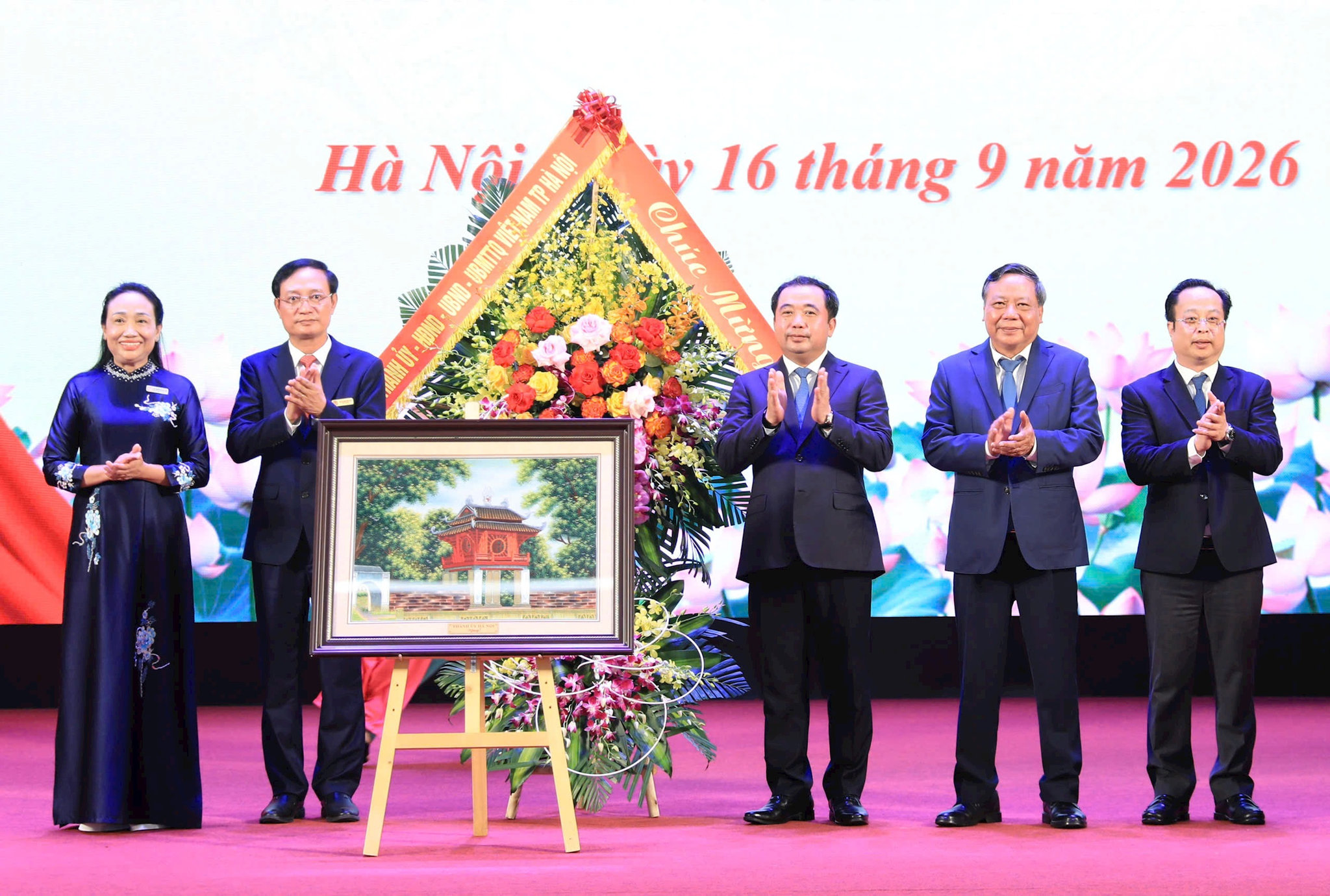 Bí thư Thành ủy Trần Đức Thắng dự khai giảng năm học 2026-2027 tại Trường Đào tạo cán bộ Lê Hồng Phong