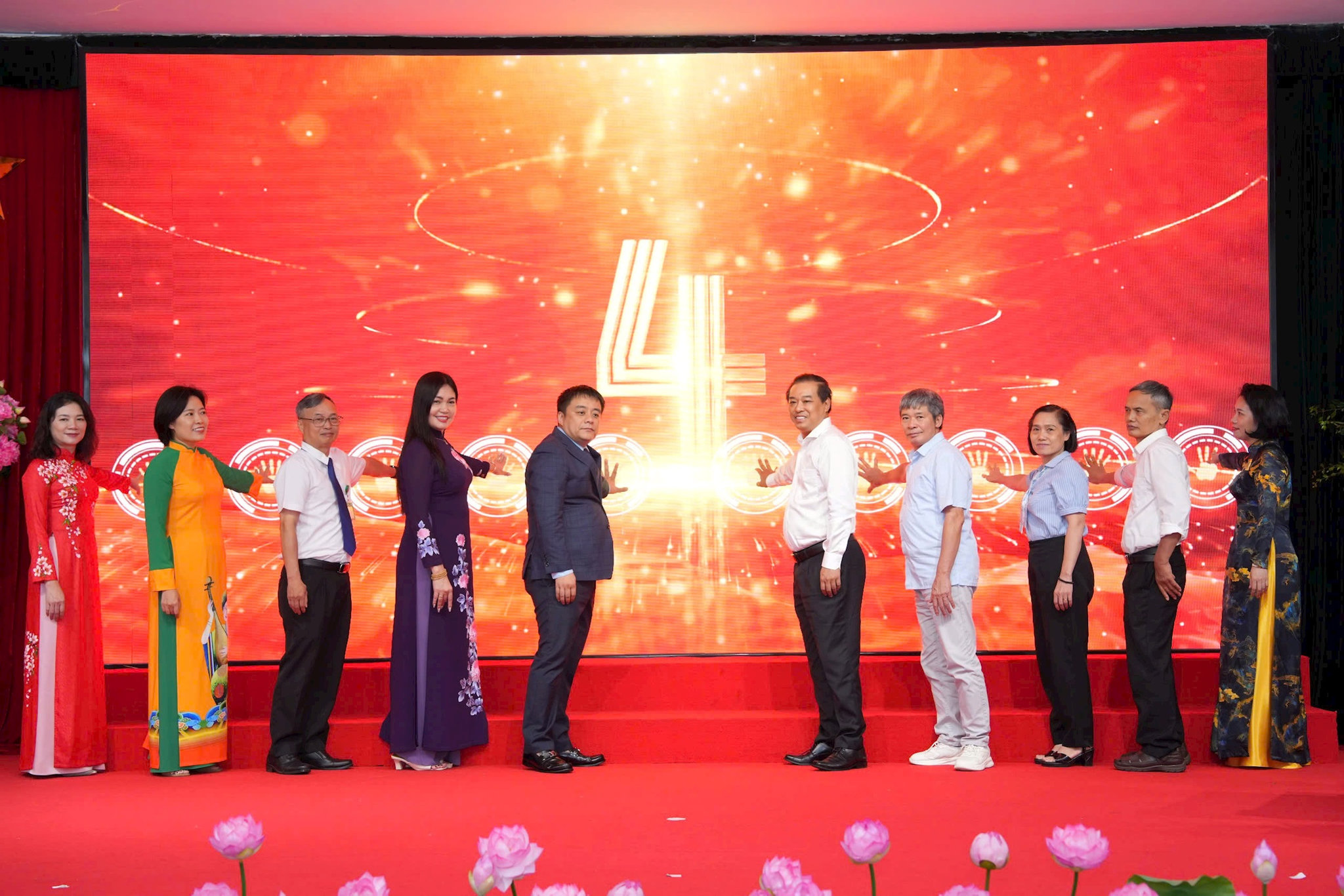 16-nhan-nut.jpg