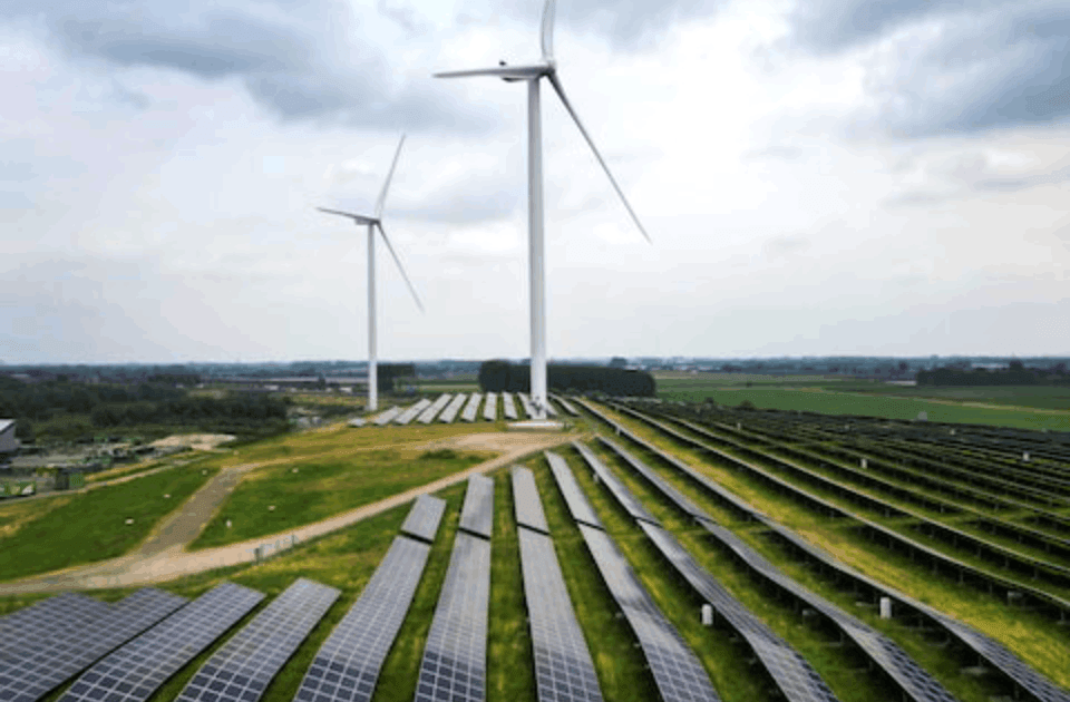 hydro-sach-se-la-chia-khoa-dam-bao-an-ninh-nang-luong.-anh-reuters.png