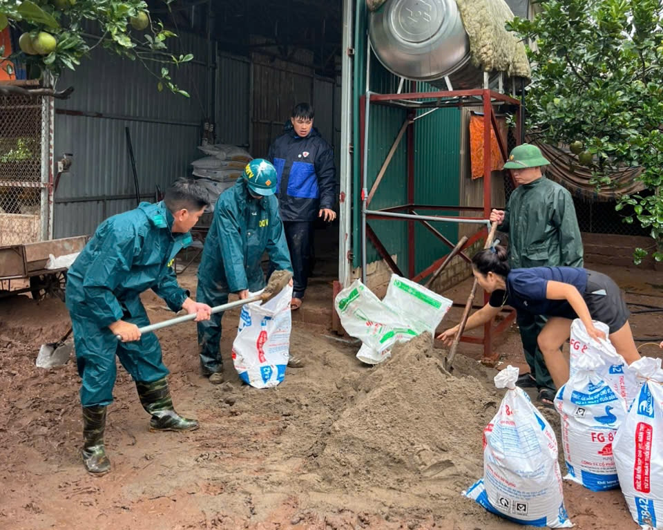 Ứng Thiên triển khai phương án “4 tại chỗ” ứng phó với lũ trên sông Đáy