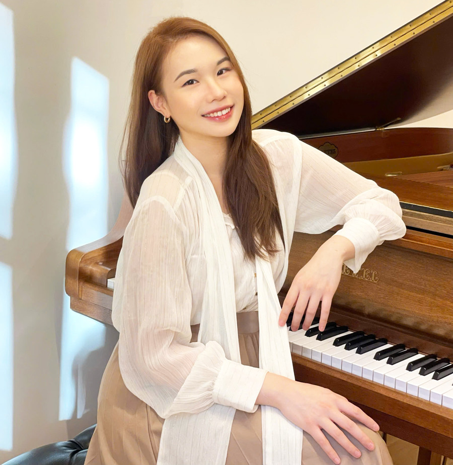 9-piano.jpg