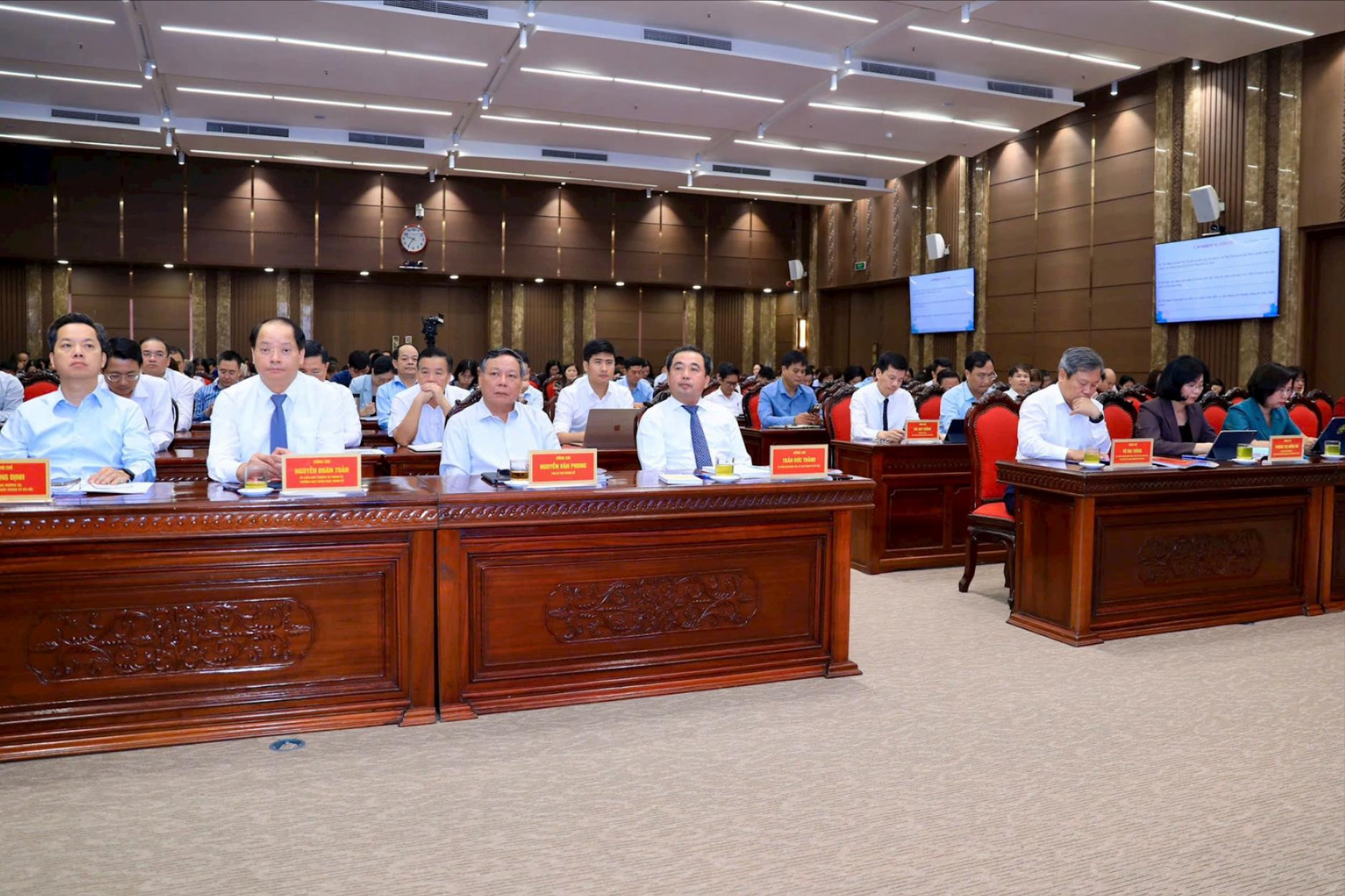 Hà Nội ban hành quy định về nghiên cứu, học tập và triển khai nghị quyết