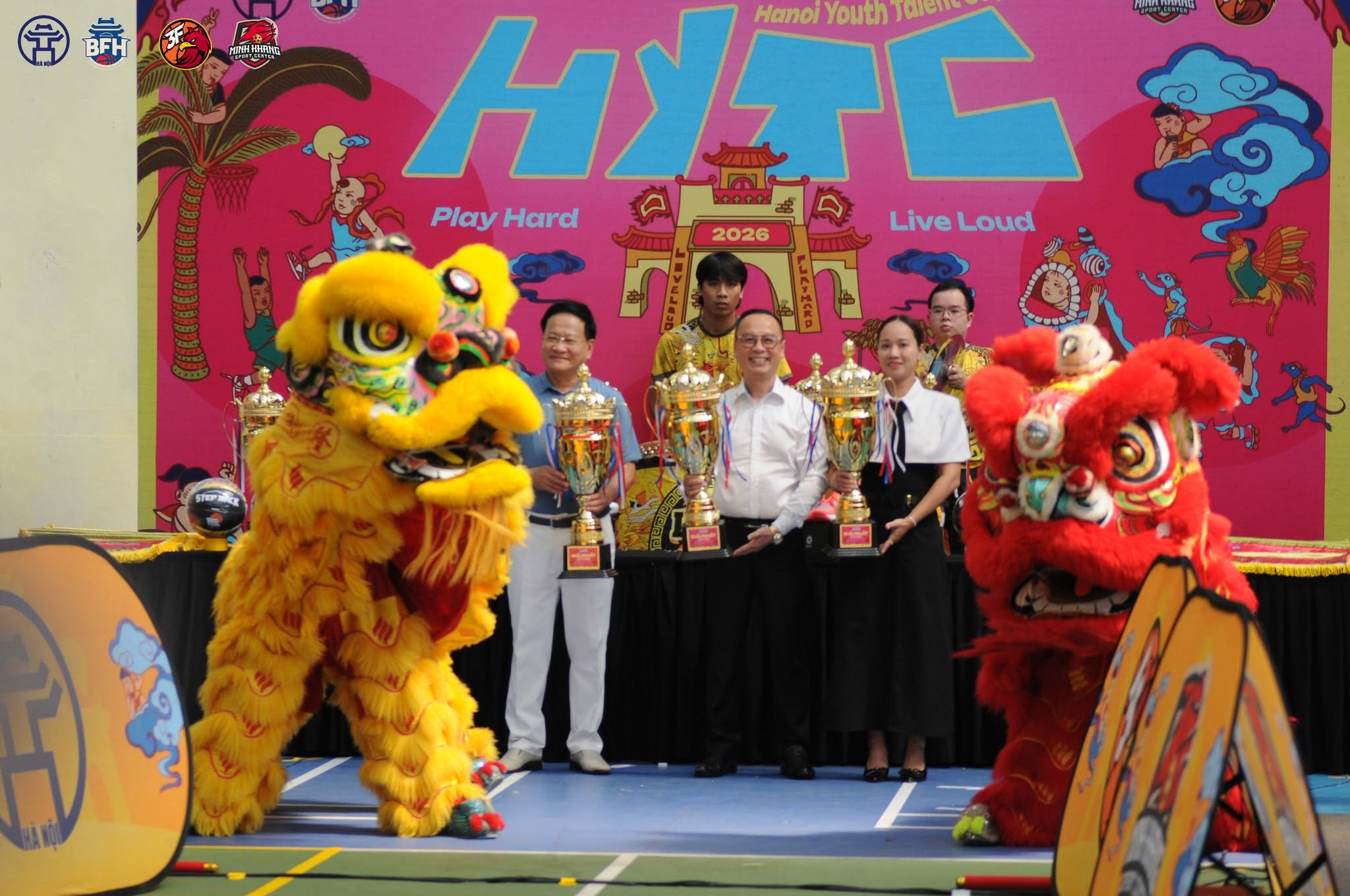 20-khai-mac2.jpg