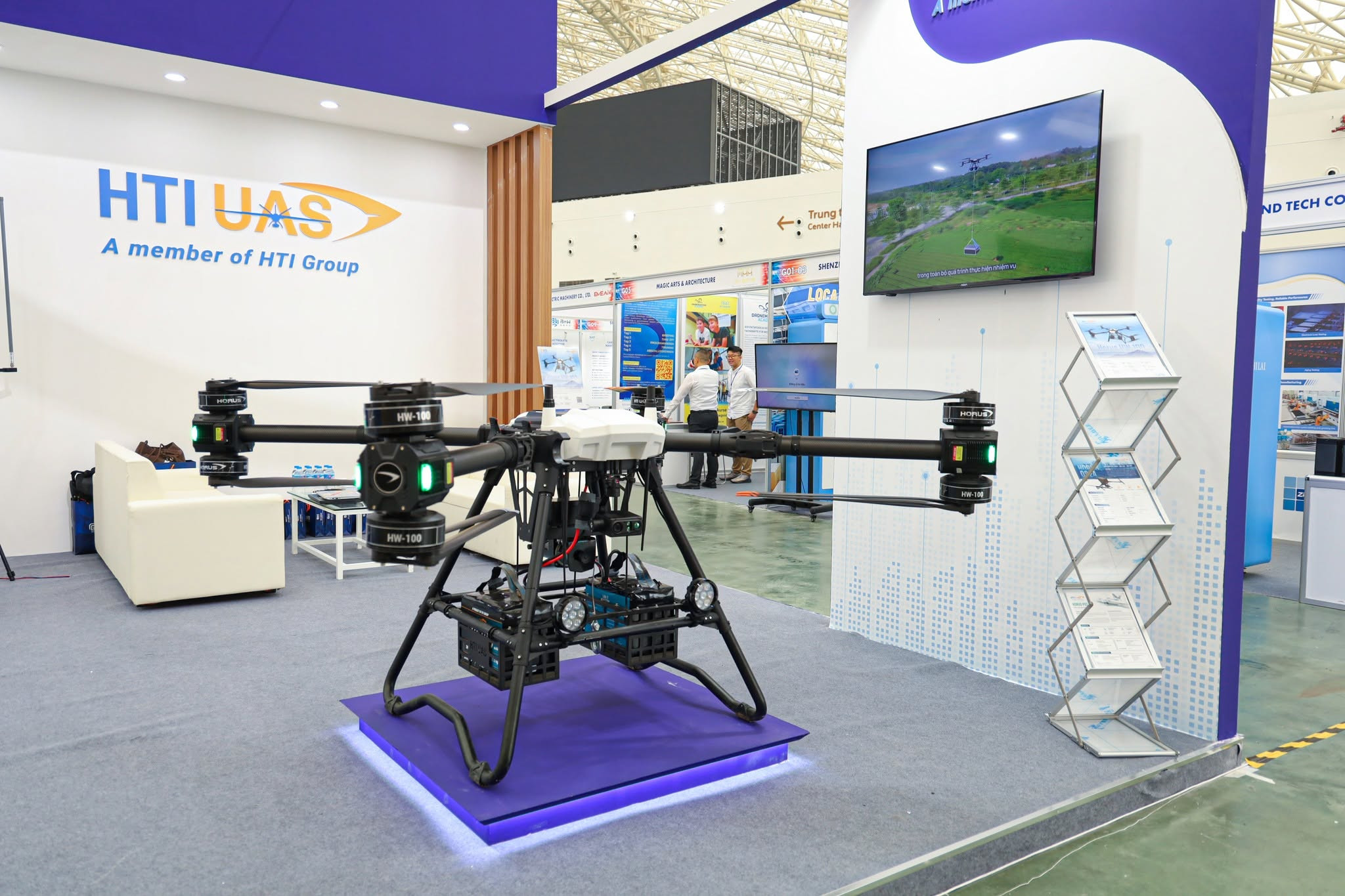 uav-van-tai-hang-nang-cua-hti-group-gioi-thieu-tai-secutech-vietnam-2026-phuc-vu-van-chuyen-tiep-te-khan-cap-cuu-ho-cuu-nan.-anh-hti.jpg