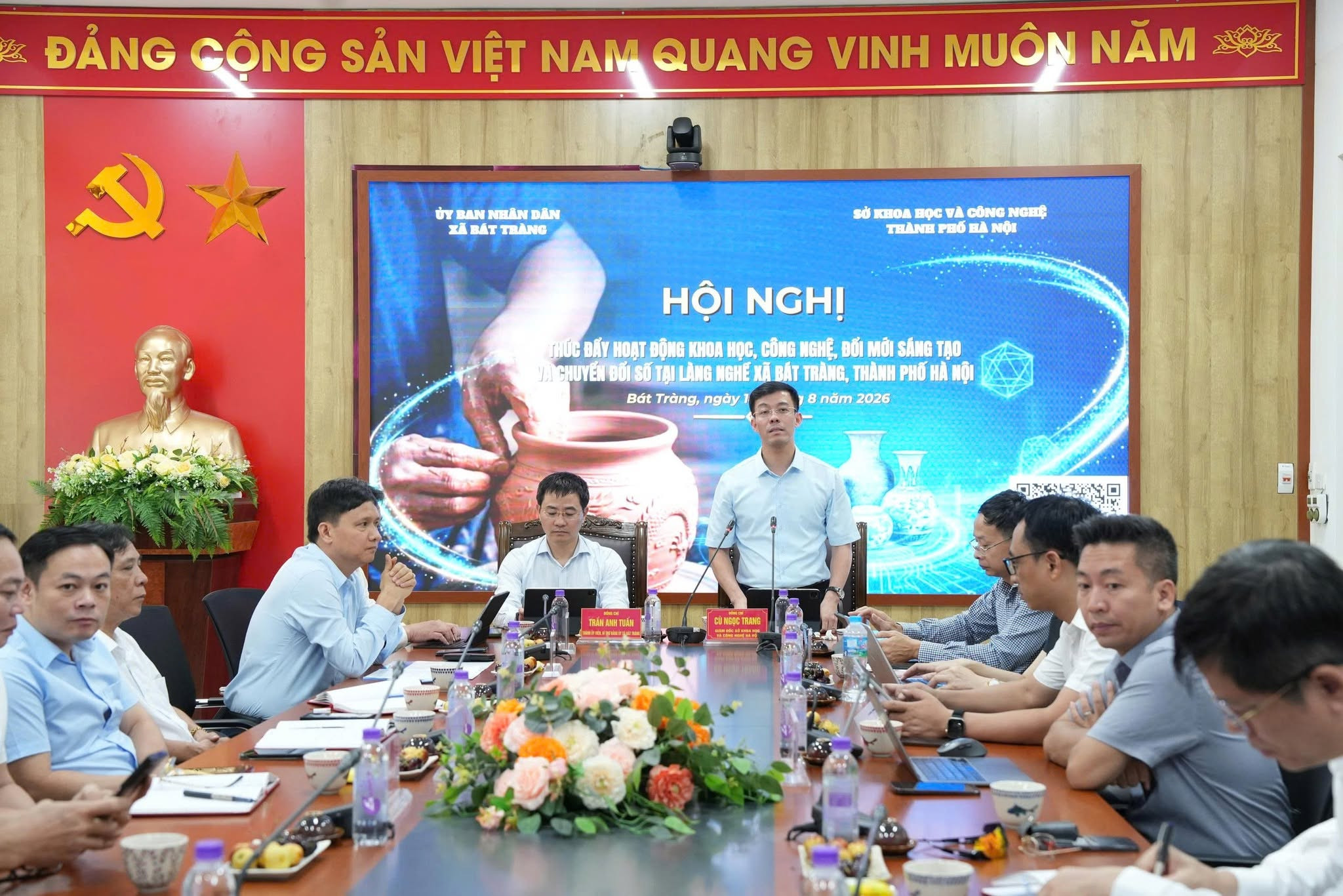 Đoàn công tác của Sở Khoa học và Công nghệ Hà Nội làm việc tại xã Bát Tràng