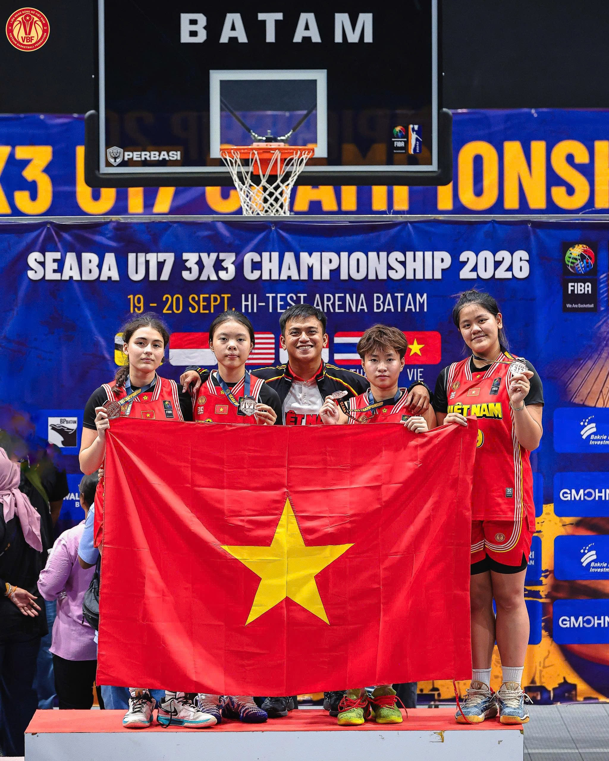 21-tuyen-nu.jpg
