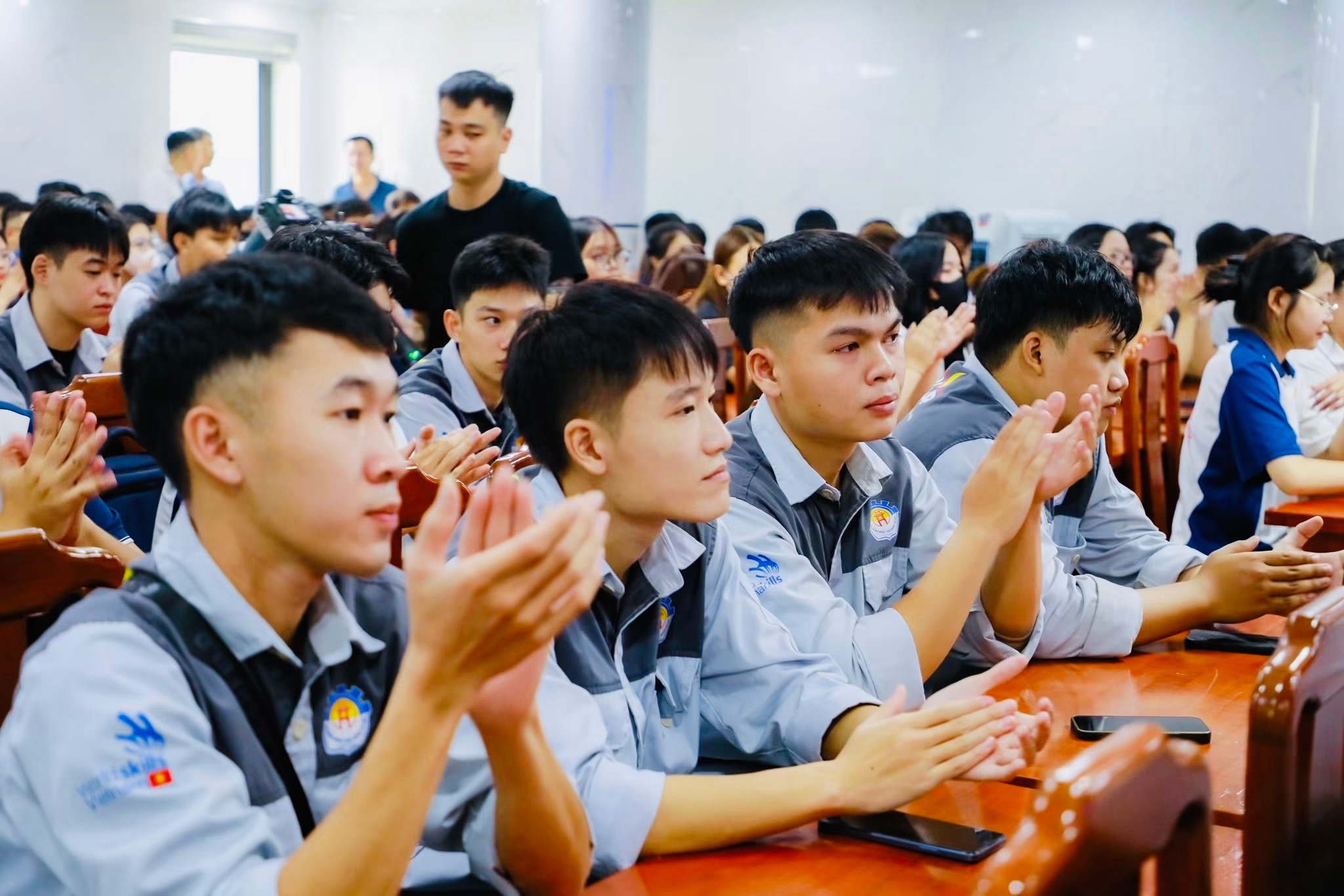 cd-nghe.jpg