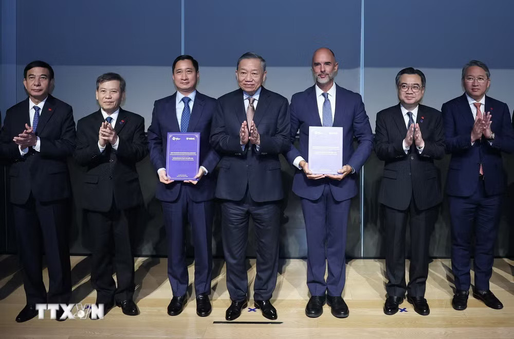 dysqe5nymr6zxwwp49dxdll1-ongy4wq0ddl0cmc_-loxffwkewaydp-_ttxvn_2309-tong-bi-thu-chu-tich-nuoc-tap-doan-pfizer-8504.jpg