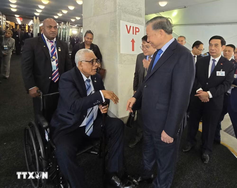 npew9iadpaxv-clmgn3lhl5agzvo-_ttxvn_tong-bi-thu-chu-tich-nuoc-to-lam-gap-thu-tuong-thai-lan-va-tong-thong-fiji-5675.jpg