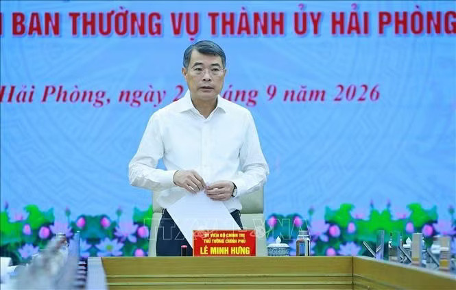 Đồng chí Lê Minh Hưng, Ủy viên Bộ Chính trị, Bí thư Đảng ủy Chính phủ, Thủ tướng Chính phủ, Trưởng đoàn kiểm tra, giám sát số 222 của Bộ Chính trị chủ trì Hội nghị. Ảnh: Dương Giang/TTXVN